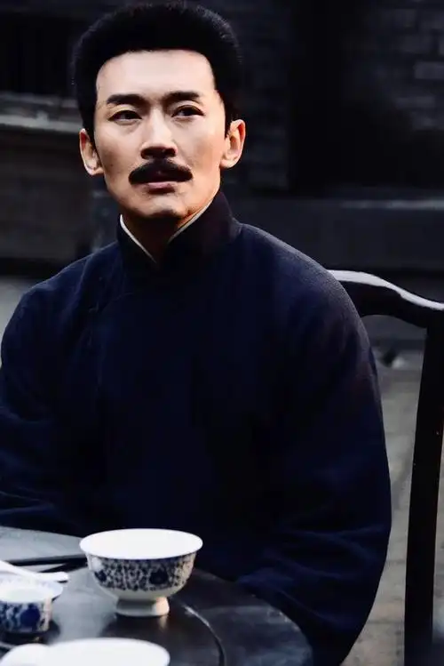 靳东最新谍战电视剧在哪台演今晚(靳东拿下王牌谍战剧)(9)