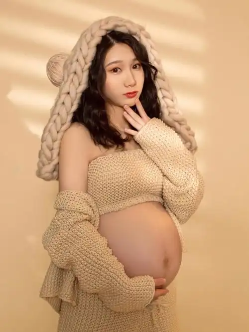 孕期肉肉的身材和大肚子让我对拍照没什么信心,但还是很庆幸留下了