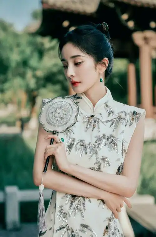 杨幂旗袍 古韵美人