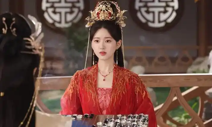 赵露思已经带来的角色古装佳作有《传闻中的陈芊芊》,《长歌行》,《且