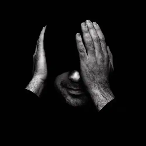 一个人,微笑,方图,特写,正面,满意,幸福,西班牙,仅一个男性,覆盖,黑色