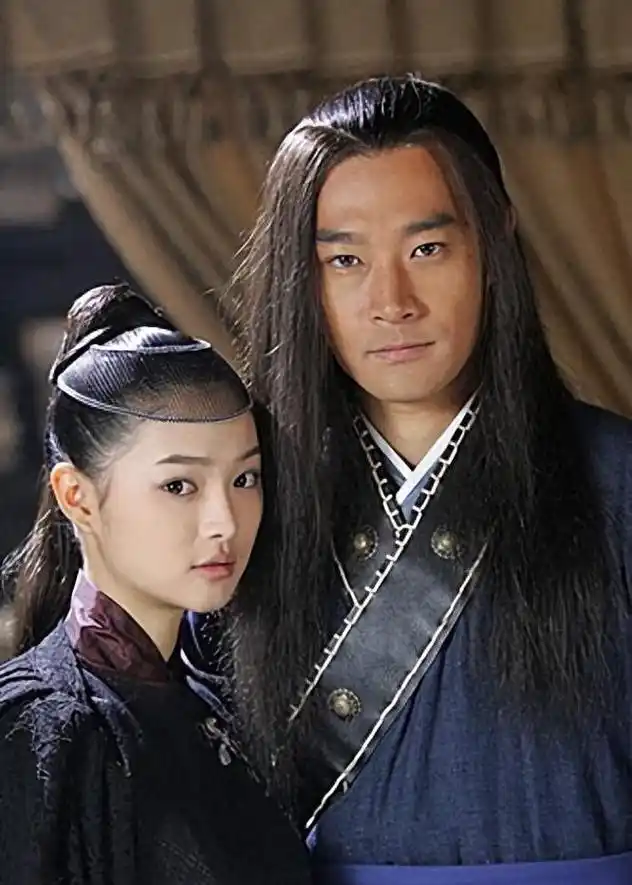 何琢言:曾与赵丽颖同台pk,被传插入黄晓明感情,缘何巅峰期陨落