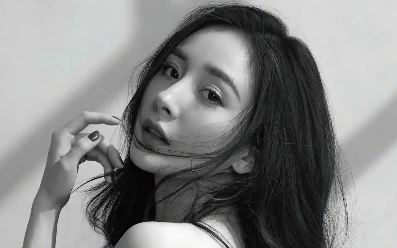 杨幂温柔性感高清桌面壁纸高清大图预览1920x1200_大陆明星下载_美桌