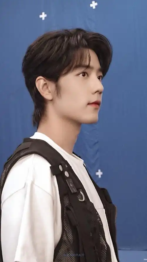 肖战##肖战平安喜乐#这侧脸,,,绝鲨