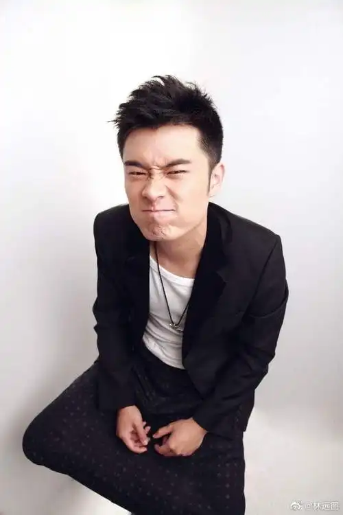 11日,陈赫发声明回应贤合庄近日争议:最. 来自林远图 - 微博