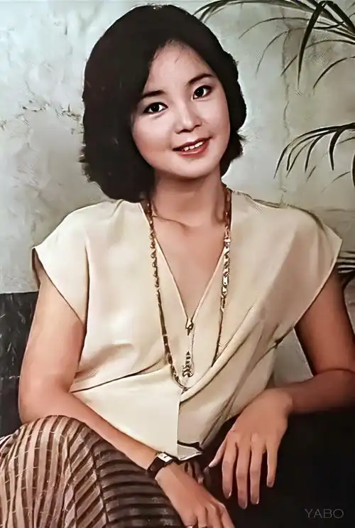 邓丽君各个时期的高清图片