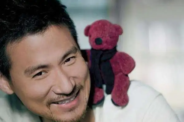 我睡不着的时候会不会有人陪着我我睡不着的时候