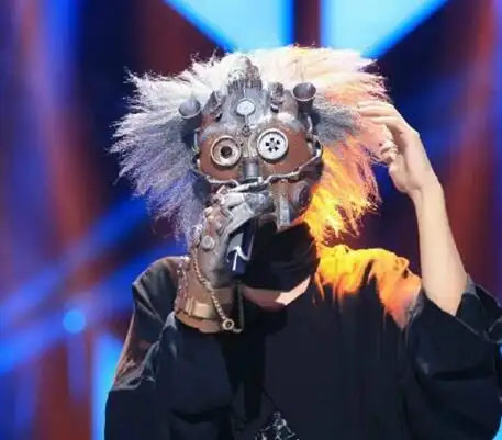 【图】韩国蒙面歌王音乐队长揭面竟是河铉雨 遗憾落败错失10连胜