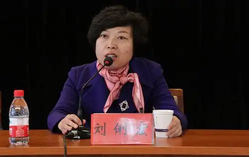 双桥区副区长刘俐宏在会上对新形势下的食品安全工作提出几点要求承德