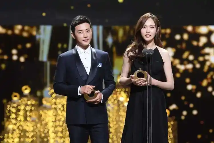 胡歌是唐嫣罗晋婚礼的主持人?多名嘉宾均否认!主持人其实是他