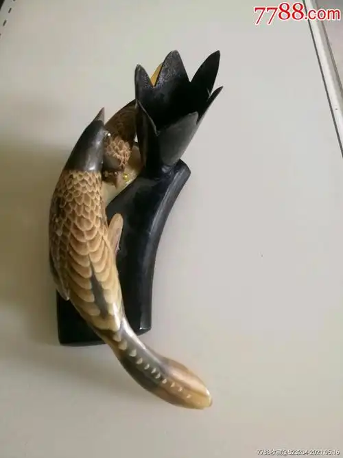 天然真牛角纯手工雕刻艺术品