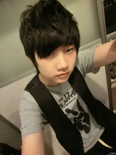 求汪苏泷的照片