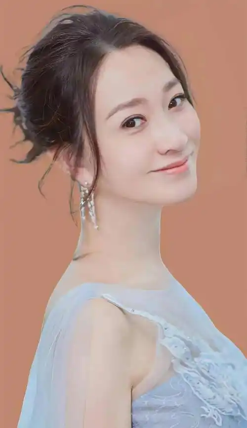 人间尤物李小冉,难怪能让富豪苦等十年,花5亿彩礼迎娶!