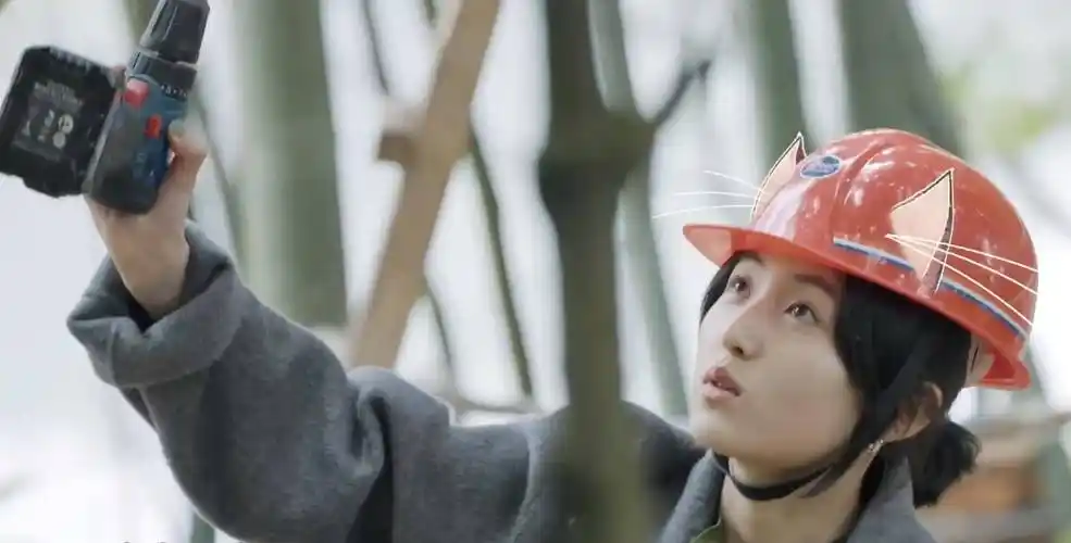 何炅根据当下潮流,给她取了新昵称_主动_名字_张艺兴