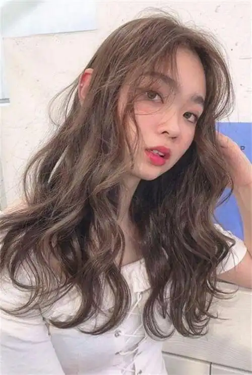 白色低调发色 2021最新潮色推荐 - 染发 - 发型社