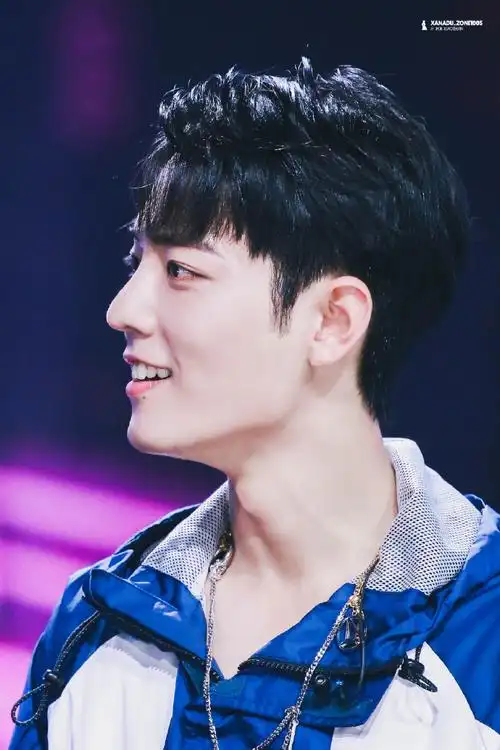 肖战超话#肖战##肖战的那年今日#180603 创造101录制好一个阳光大男孩