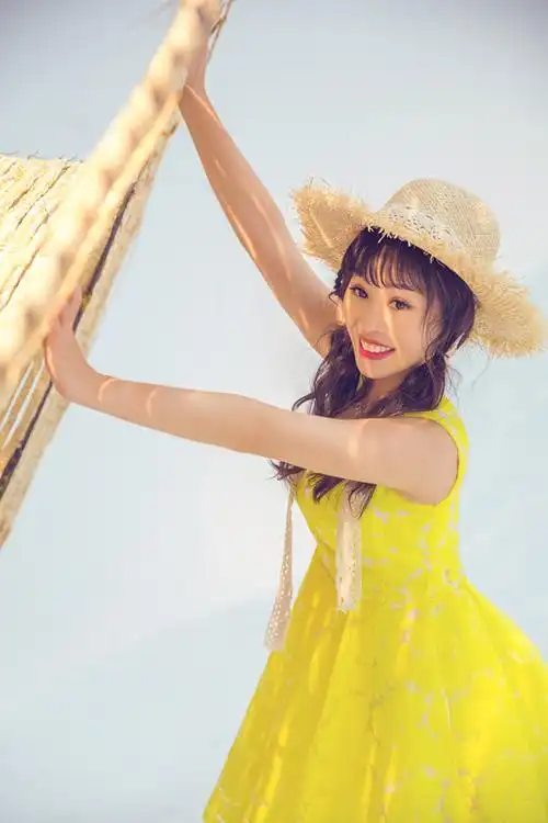 p>草帽姐,原名 a target="_blank" href="/item/徐桂花/9400473"