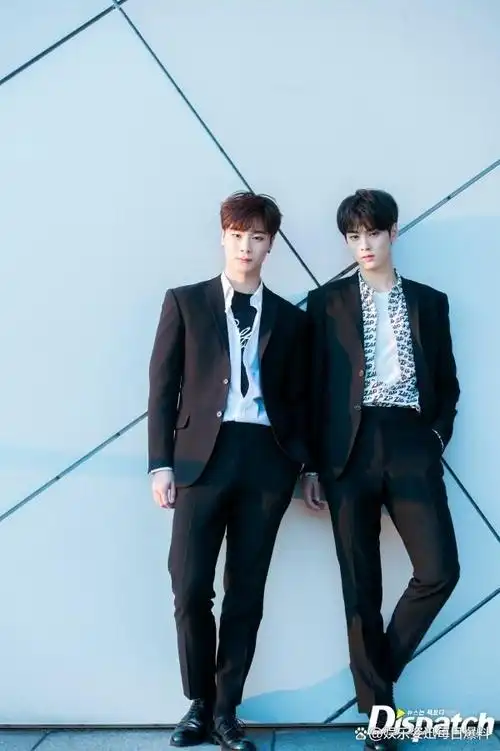 d社放出"文彬的32张遗照",他唯一不变的是向着粉丝的笑容