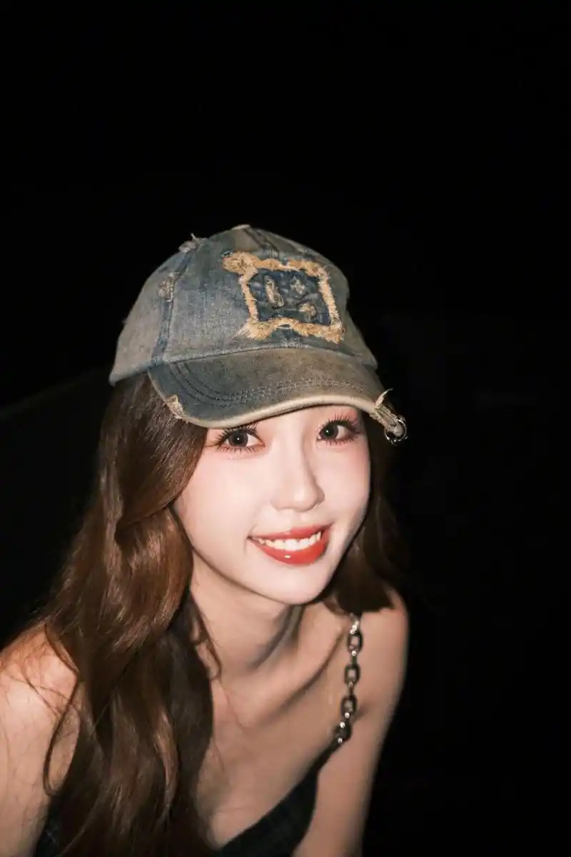 虞书欣的神图:捕捉瞬间的艺术之美  欣欣的美丽照片展示了她甜美,清新