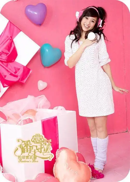 黑涩会美眉鬼鬼 粉红精灵写真