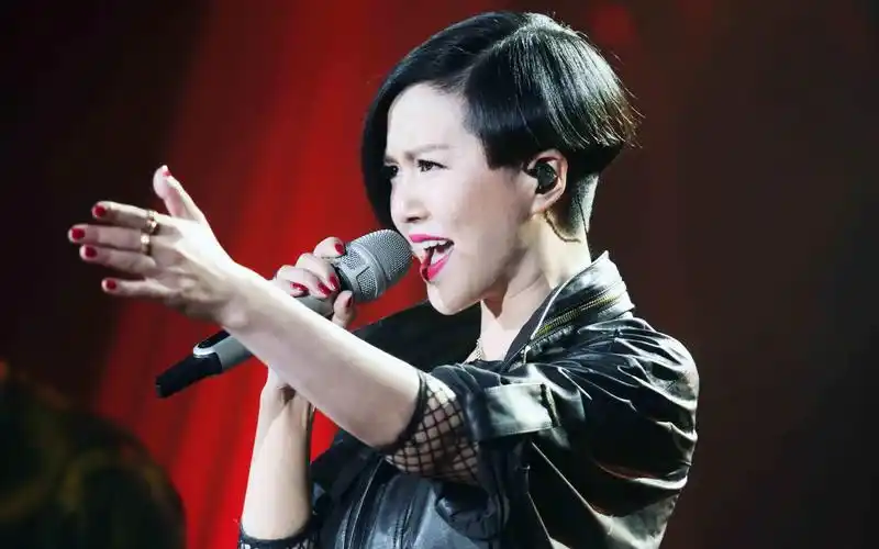 第6期-与沙宝亮合唱《当爱已成往事》(原唱张国荣)