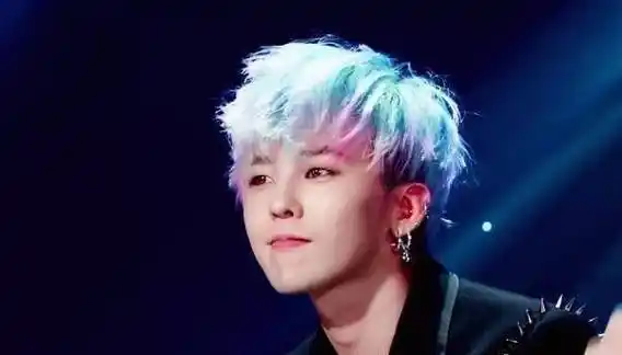 韩星权志龙一个月后回归,除了老爹鞋,他还带火过哪些单品?