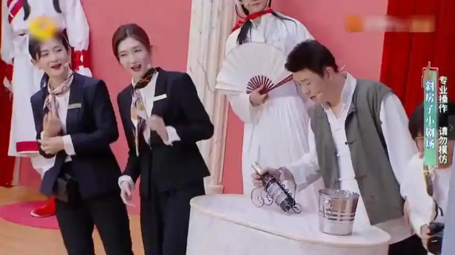 快乐大本营马伯骞大型追星成功现场亲手为江疏影戴上珍珠项链