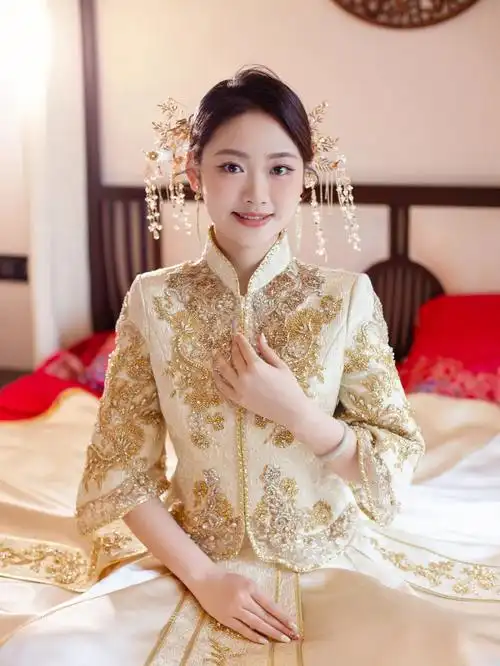 别具匠心的金色秀禾服78