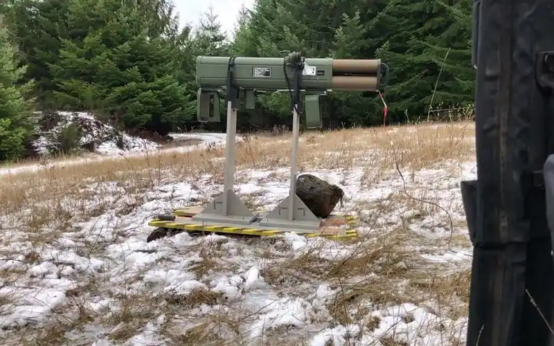 试射 3d打印 手搓 4联装火箭发射器 m202