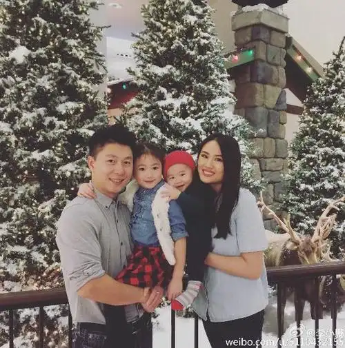 张翰娜扎秀甜蜜姚笛晒自拍照疑变脸