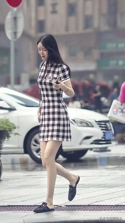 拖鞋美女漂亮女生穿拖鞋