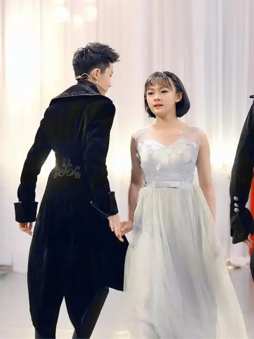 文淇《美少年学社》做嘉宾搭档马嘉祺合作默契