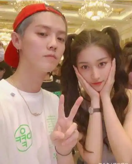 原创鹿晗罕见秀恩爱连续五年为女友关晓彤庆生从不被看好到祝福