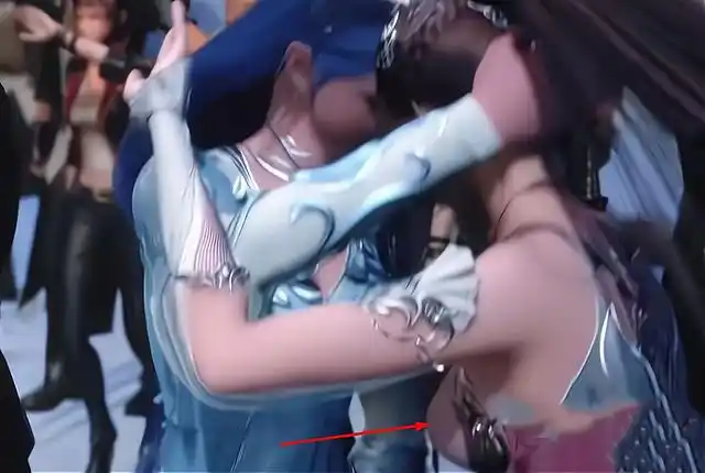 斗罗大陆:小舞也出现穿帮画面,胸前布料缺失,可惜没有二龙高明