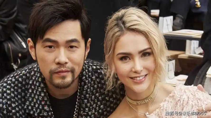 周杰伦昆凌情人节打网球秀恩爱,甜蜜互动引发粉丝热议!