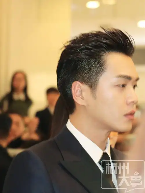 法医秦明张若昀今日空降杭城听说他竟然是半个杭州人