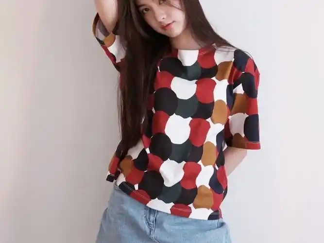 细心的你可能已发现到,#可甜可飒歪头杀