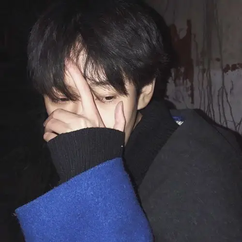 深夜悲思_伤感男生头像图片_扣扣居