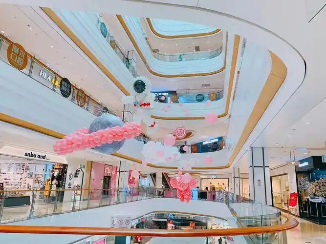 深圳气球美陈气球布置公司商场气球布置商场气球美陈布置安装