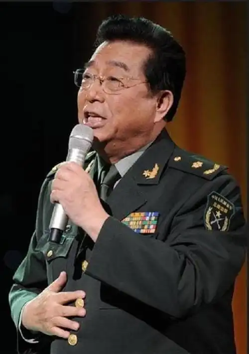 李双江是什么军衔文体界级别很高的明星