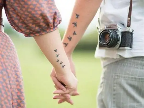 简单别致的情侣纹身,秀一场高调的恩爱!