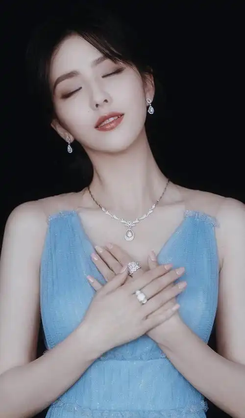 陈思诚为前妻庆生!晒佟丽娅性感美照,网友:不怕小女友吃醋?