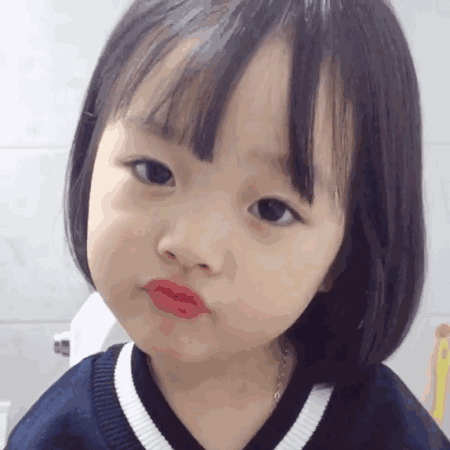 求这个网红小可爱的名字