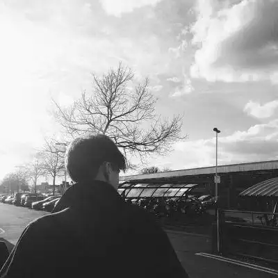 最新男生头像霸气黑白个性大全谁先爱了谁就输了