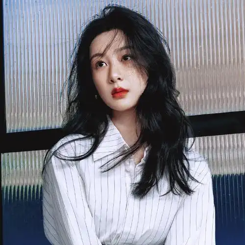 杨紫1106生日快乐#|#杨紫承欢记#10月紫吧头像&封面图已更新93拼