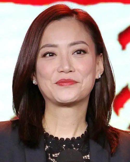 霍汶希不出道真可惜颜值一点不差却愿做谢霆锋背后的女人