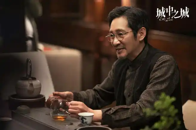 看三大叔圈男神@于和伟@王骁很娱乐@演员王劲松玩转金融圈!