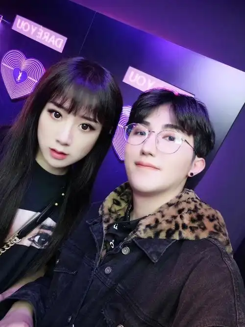 有没有好看的女装大佬图片(最好没办法一下子就看出来是男的)?