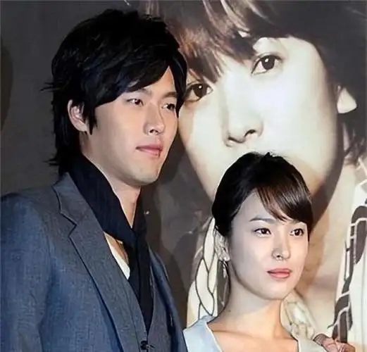 宋慧乔和玄彬频繁互动,显然已经坐实了他们的恋爱关系.