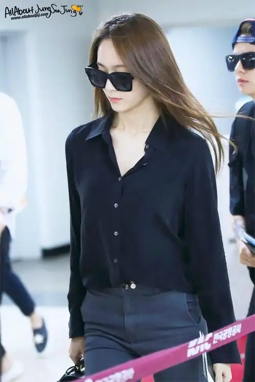 郑秀晶krystal机场街拍私服